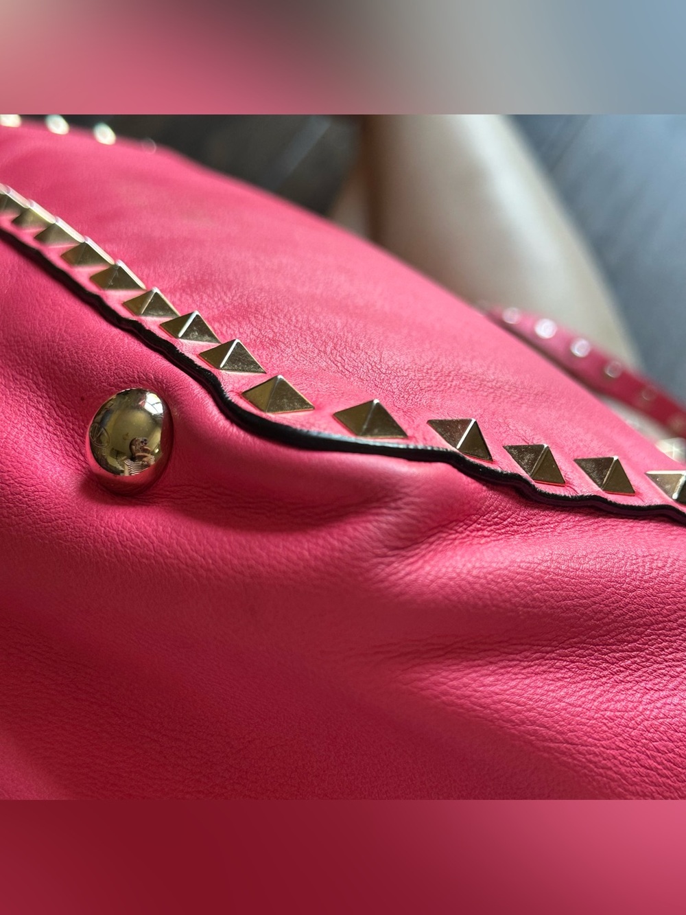 Valentino Garavani Rockstud  Small Leather Tote Bag Pink - Picture 8 of 15